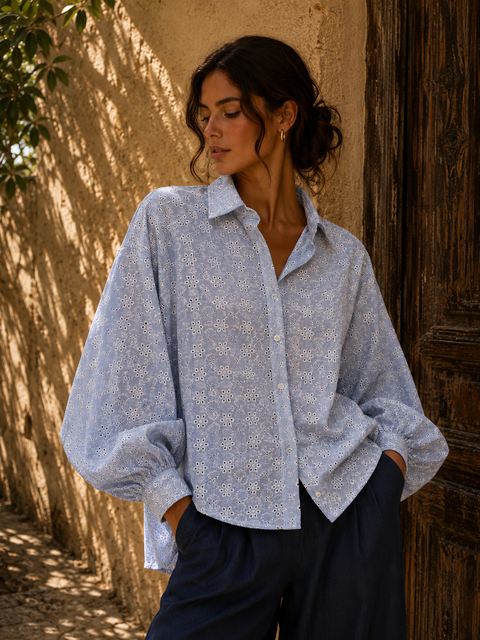 Blouse Brodée NATACHA, coloris Bleu ciel - Hortence Paris
