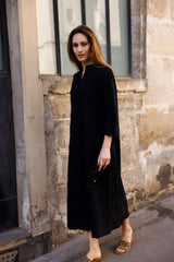 Robe longue noire Hortence Paris en broderie anglaise, manches 3/4 et col tunisien 