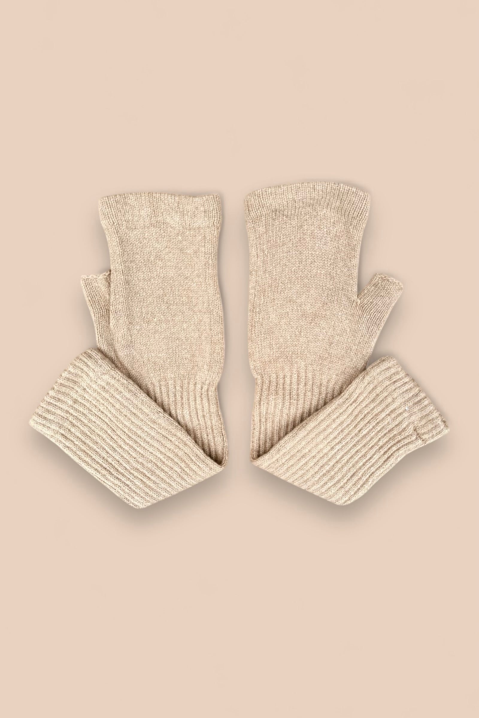 MITTENS Nina - sand - 100% cashmere