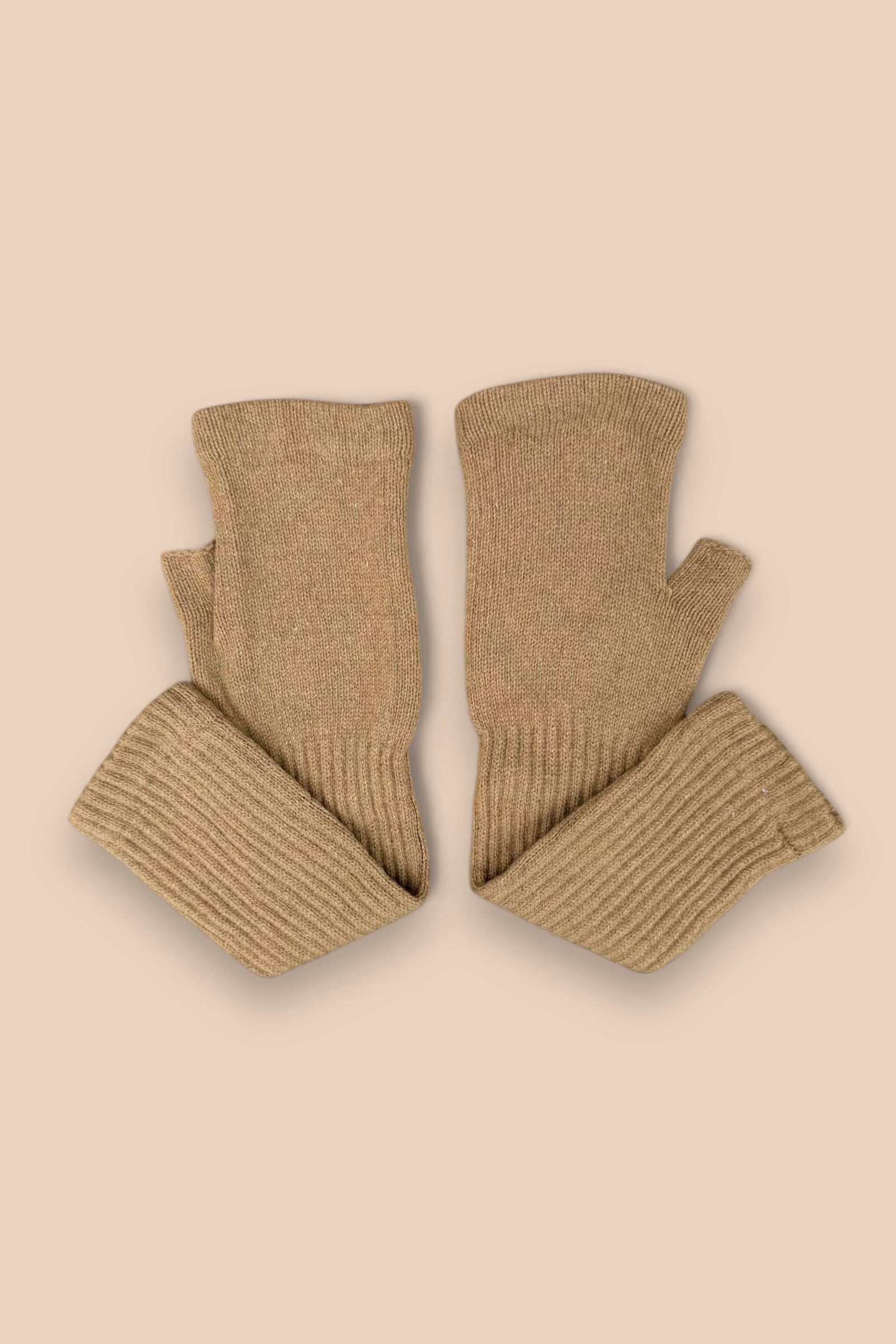 MITTENS Nina - camel - 100% cashmere