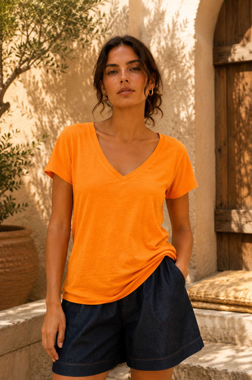 T-shirt MADISON col V, coloris Orange - Hortence Paris